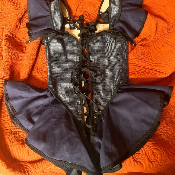 Moresca Blue and Black Pirate Bodice - Picture 3 of 7